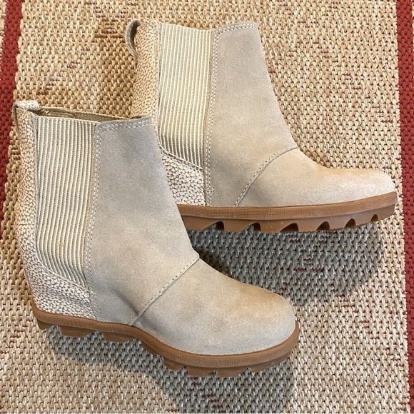 Sorel Women's Joan of Arctic Wedge II Chelsea Ankle Boots - Picture 1 of 7